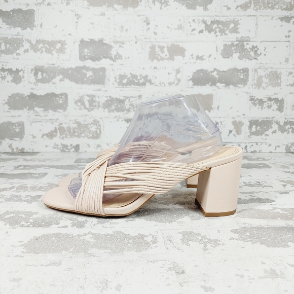 NEW Adrienne Vittadini Annalee Cream Summer Slip On Block Heel Sandals A414 - Picture 1 of 11